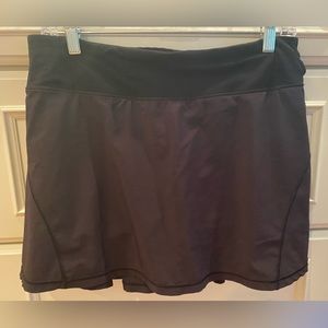 Lululemon Women’s Ruffled Black Skort. Size 8 tall